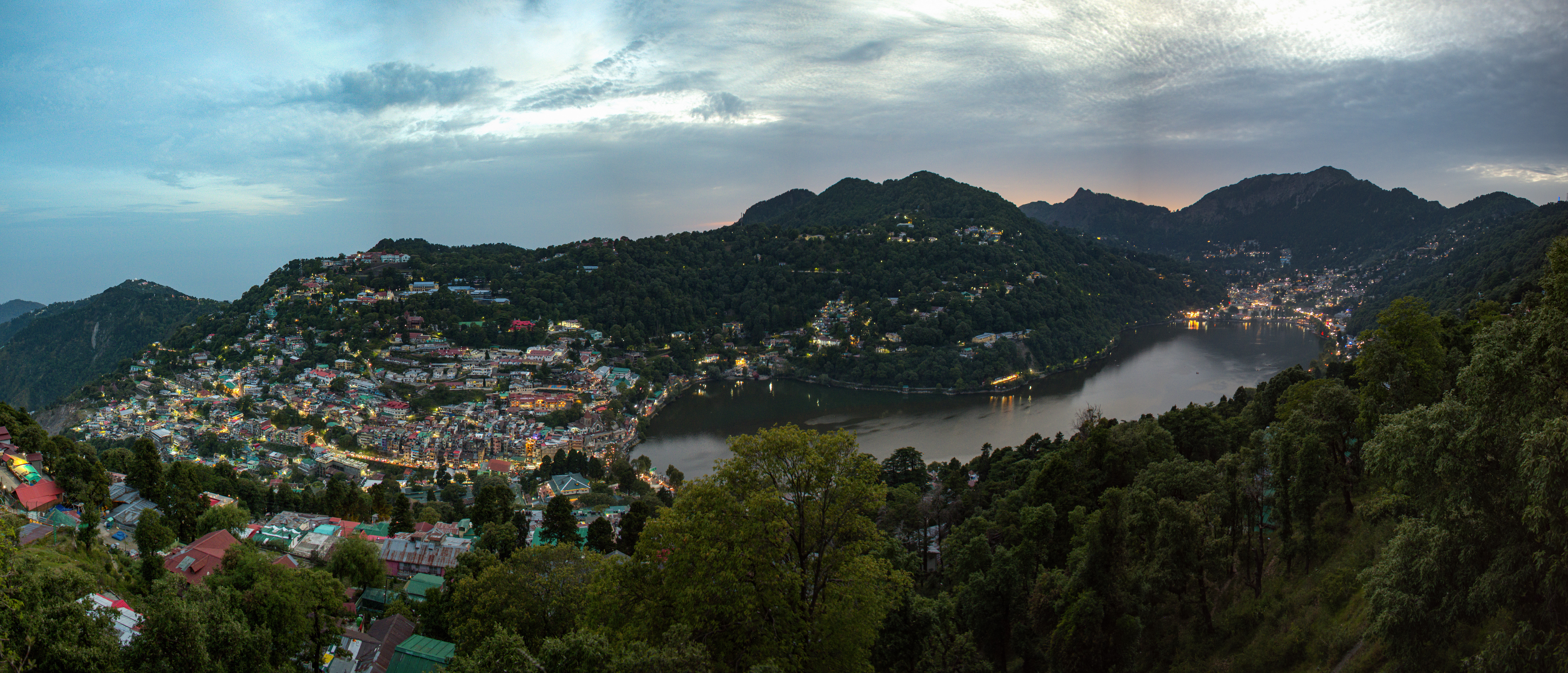 Delhi to Nainital Taxi